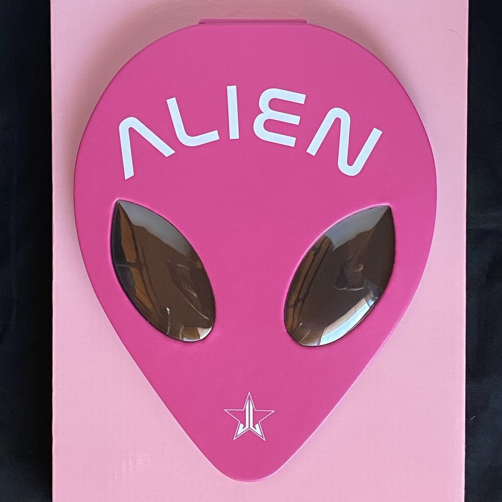 Jeffree Star Alien Eyeshadow Palette
